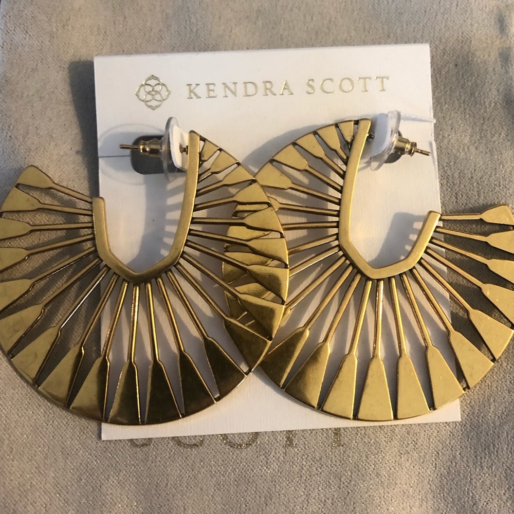 Kendra Scott Deanne Hoops | vintage gold